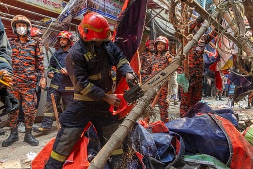 A 5. 5 magnitude earthquake in central Bangladesh kills at least 7 people