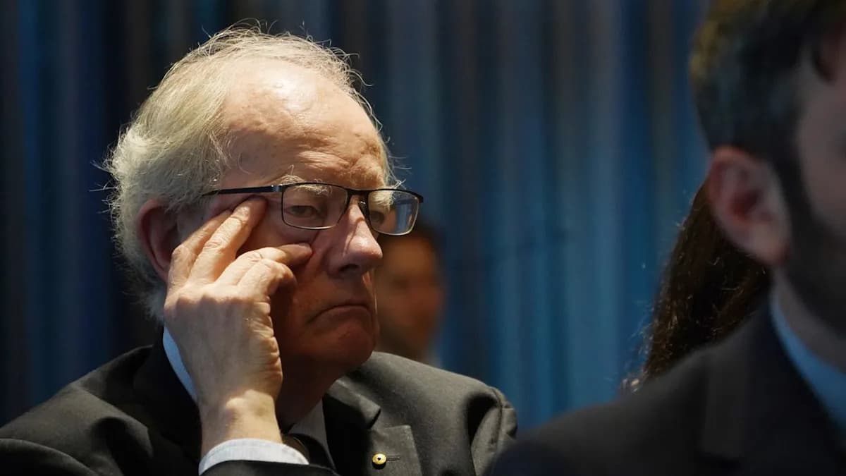 Anti-corruption boss scrutinised for potential conflict - Yahoo News Australia