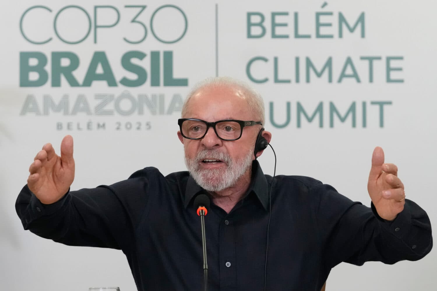 Brazil's Lula to call Trump if tariff talks stall, pushes against conflict in Venezuela