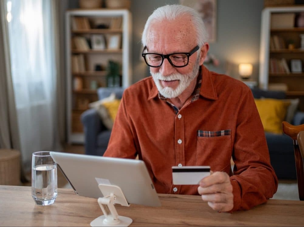 DEAR ABBY: Man's online shopping drains coffers and wife's patience