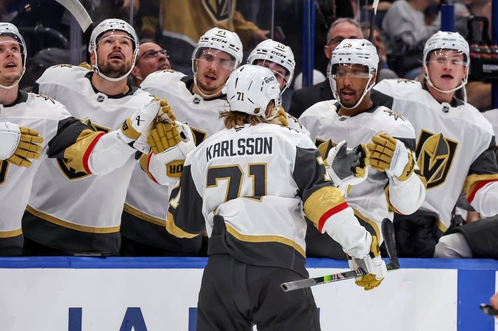Golden Knights' William Karlsson ruled out after apparent injury against Ducks