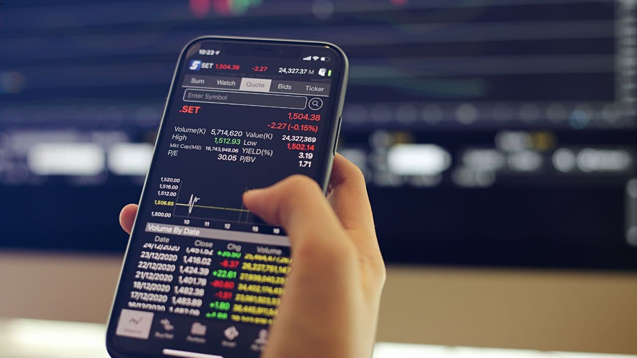 How Artificial Intelligence Is Transforming Online Trading and Market Research