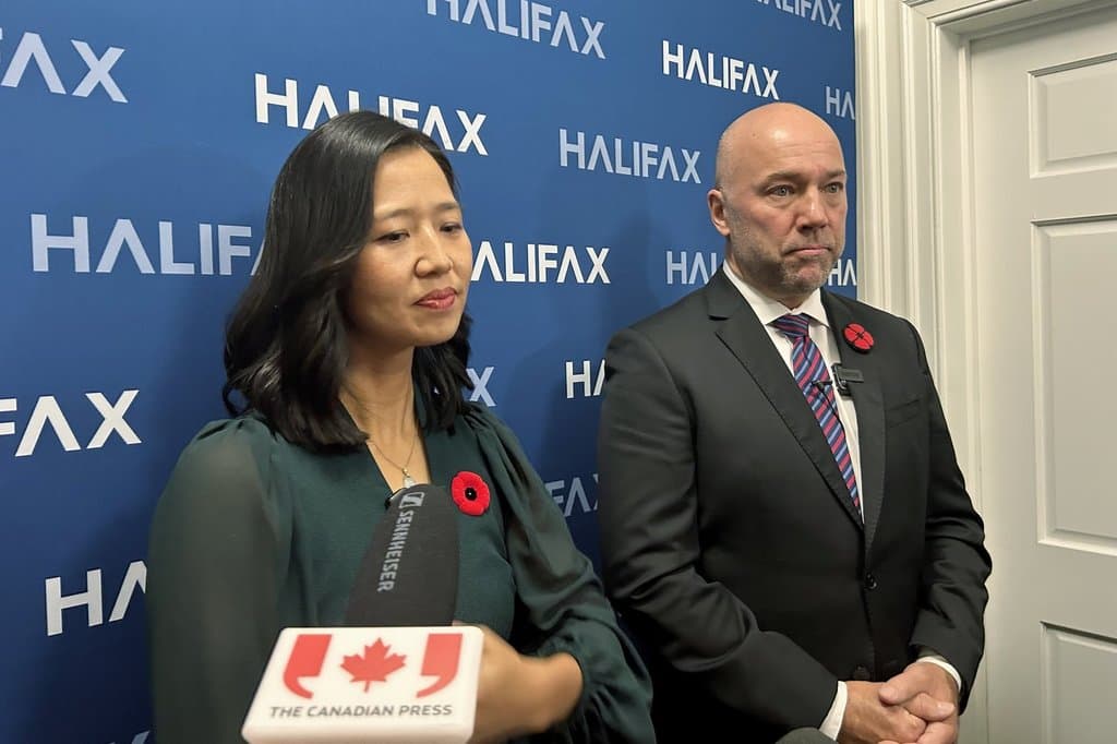 Mayors of Halifax and Boston celebrate ties despite Canada-U. S. trade conflict