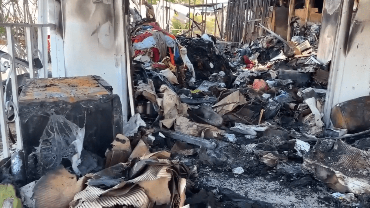 Incêndio numa casa móvel em Davie deixa homem morto; vizinhos recordam vítima - WSVN 7News | Notícias de Miami, Tempo, Desporto | Fort Lauderdale