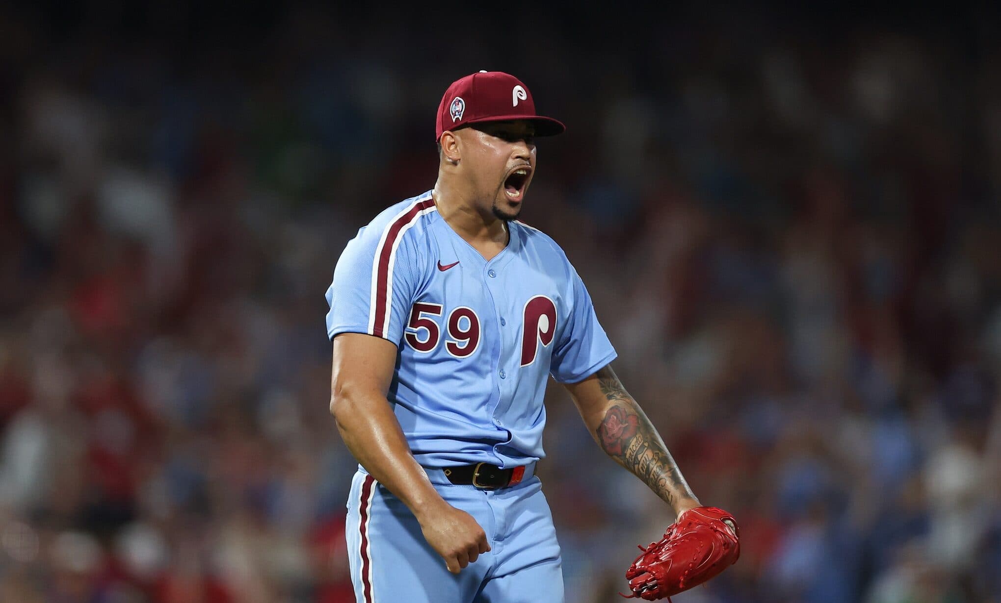 Phillies Tender Contracts to Seven Players, Agree to Terms With Two Catchers