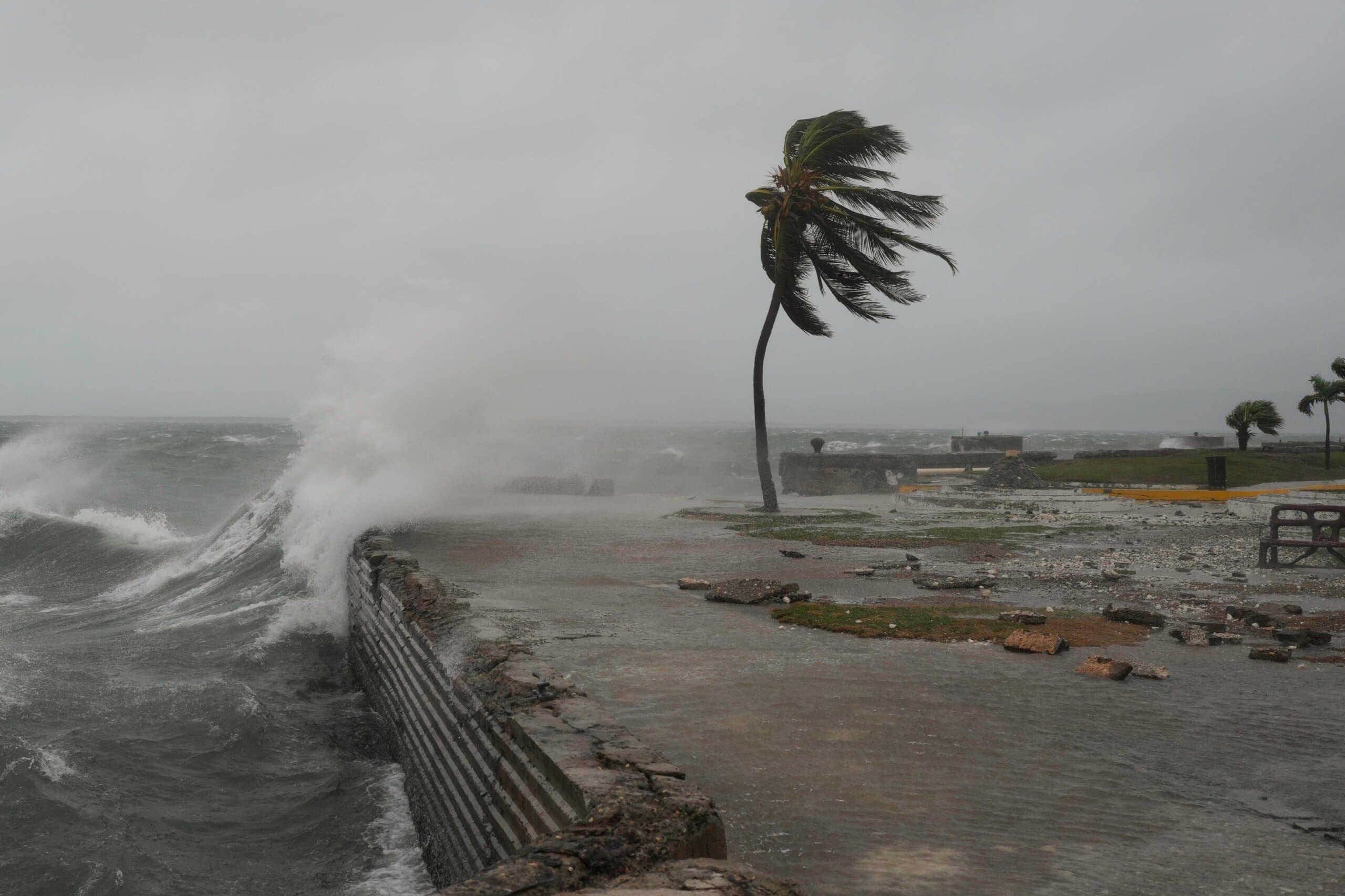 Phony AI-generated videos of Hurricane Melissa flood social media sites - WTOP News