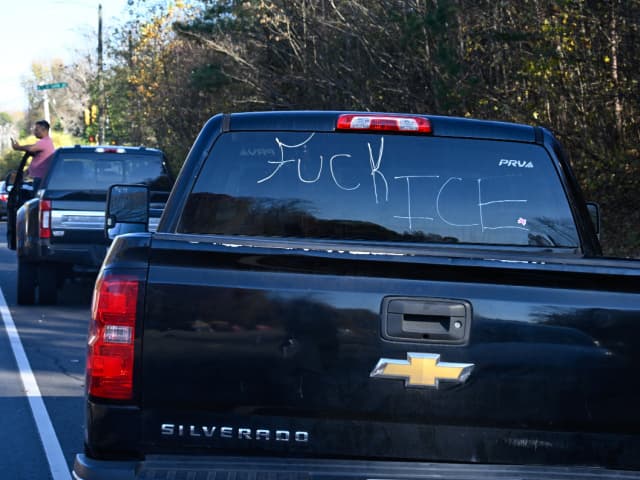 Report: Migrant Activists Attacking ICE and CBP Officers With Autos