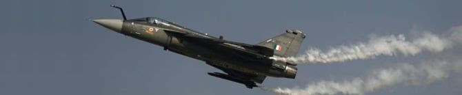Tragedy At Dubai Air Show 2025: IAF TEJAS Fighter Crashes During Display, Pilot Killed; Inquiry Launched
